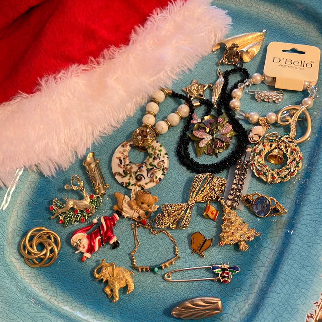 Random Lot Of Vintage & New Jewelry